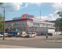 Продам участок в Киеве на Оболони со своими соснами!